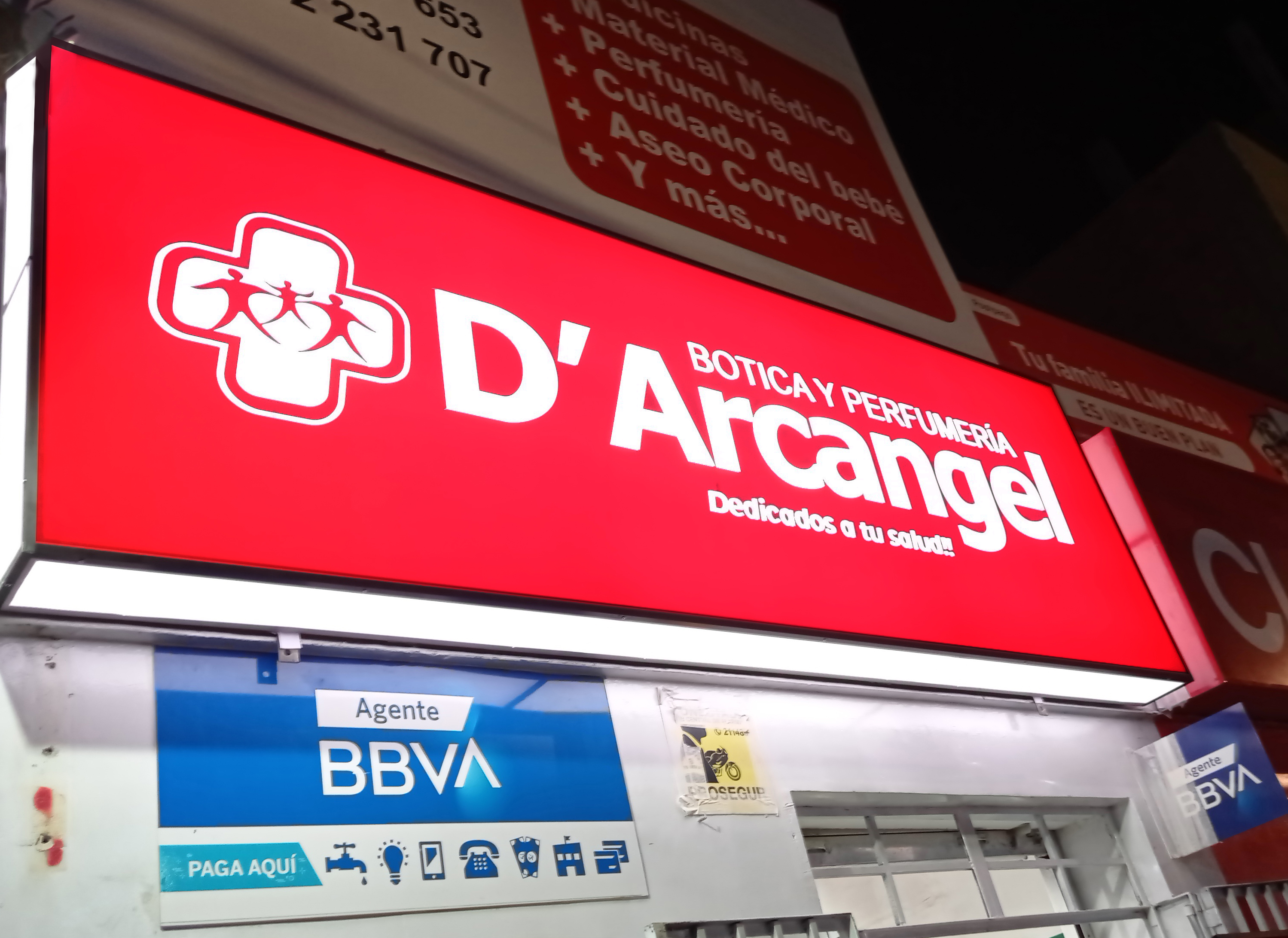 Letrero luminoso para BOTICA D'Arcangel
